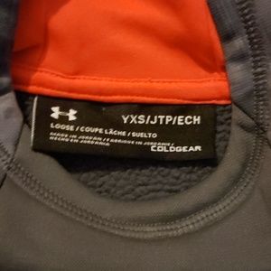 Under Armour Shirts & Tops - Sweater Under Armour Shirts & Tops - Sweater